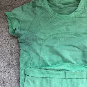 size 4 neon green swiftly tech short sleeve